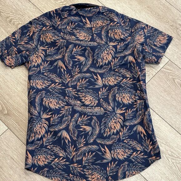 Travis Mathew Shirt Mens Medium Blue Hawaiian Floral Aloha Tropical Pattern Golf - Picture 7 of 7